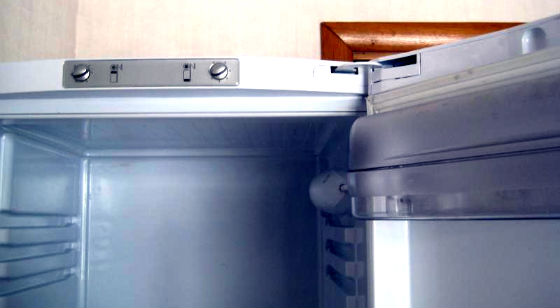 Перевесить двери холодильника в Электроуглях | Вызов мастера по холодильникам на дом
